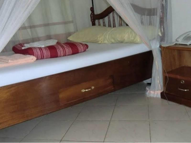 Keba Inn Lyamutundwe Zewnętrze zdjęcie